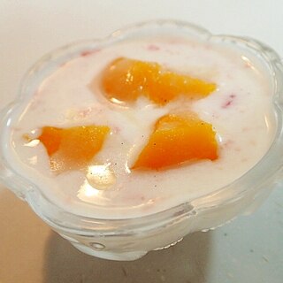 美的　バニラ香る・黄桃と苺ジャムのヨーグルト
